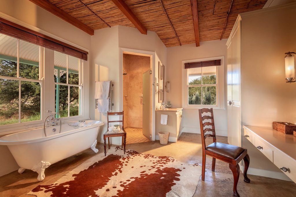 Samara karoo bathroom cruise port hotels LXRY!
