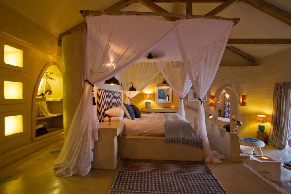 Tongabezi Zambia view nuthouse bathroom cruise port hotels LXRY!
