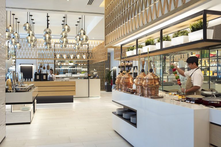 al bandar rotana restaurant dubai cruise port hotels