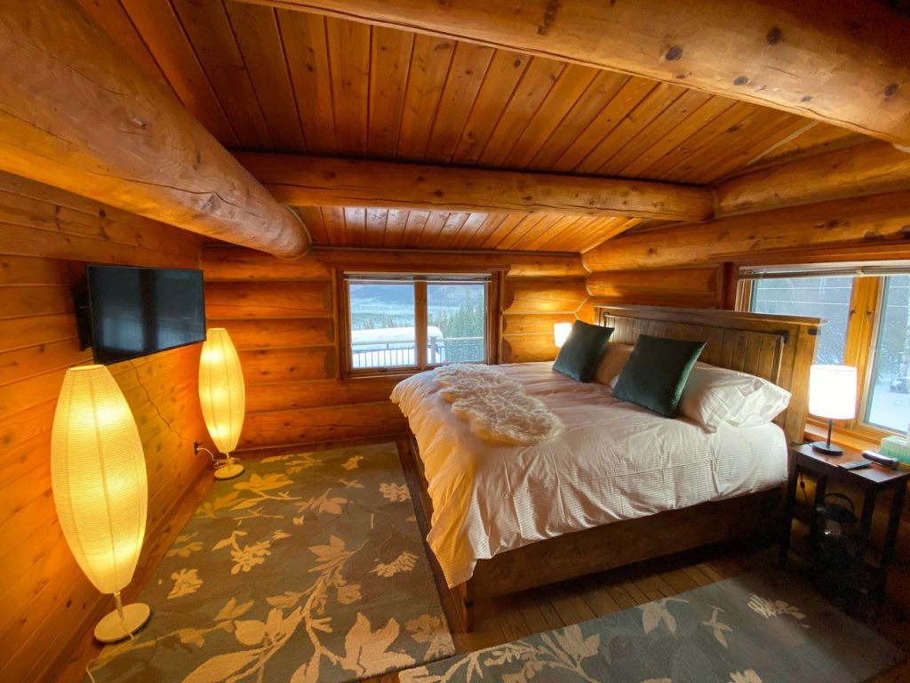 aurora villa bed alaska fairbanks cruise port hotels