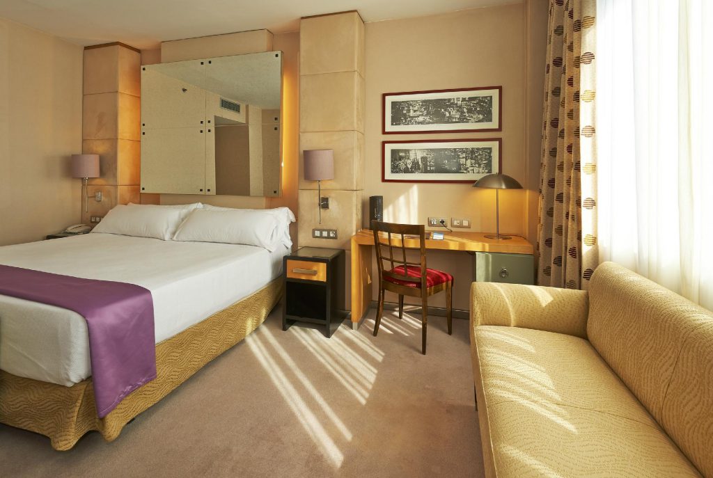 hesperia presidente room2 barcelona cruise port hotels
