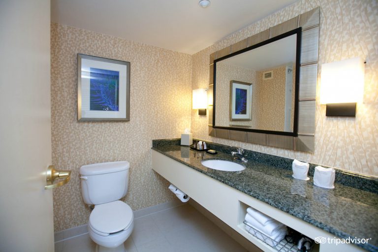marriott waterfront bathroom seattle cruise port hotels