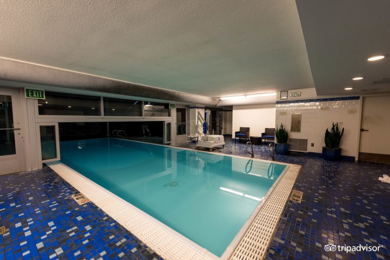 marriott waterfront pool seattle cruise port hotels