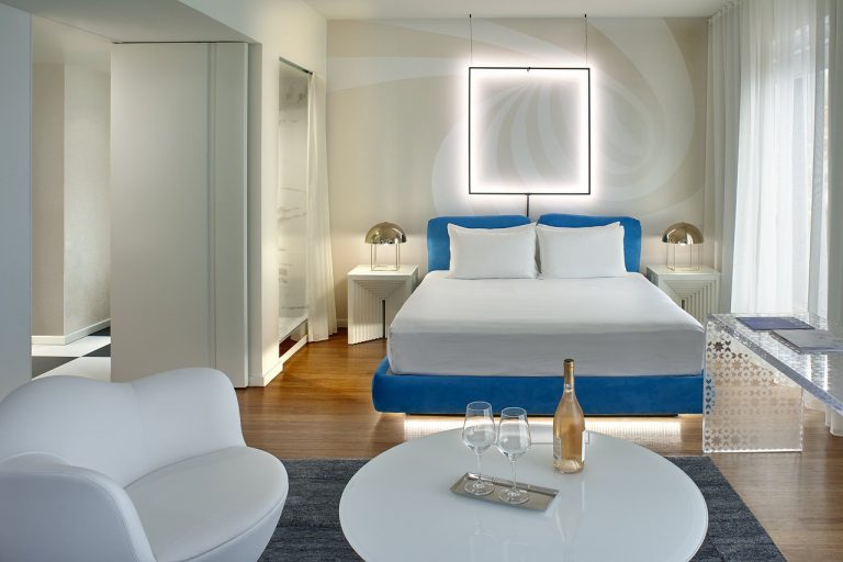 mondrian los angeles guestroom4 cruise port hotels