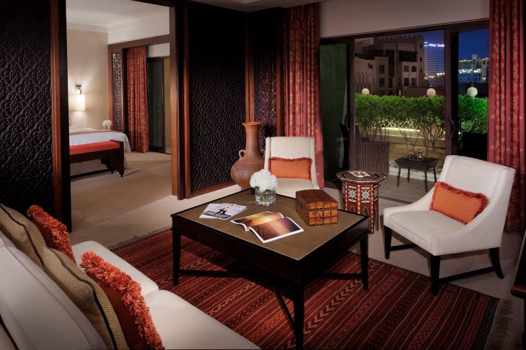 palace downtown suite dubai cruise port hotels