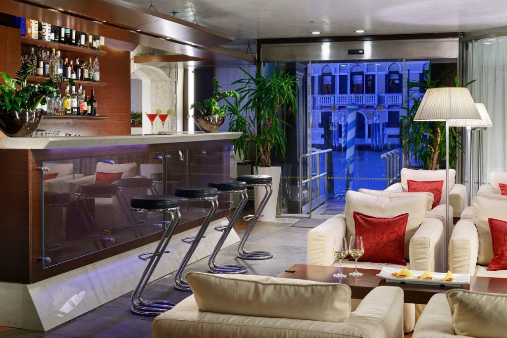 palazzo giavanelli bar venice cruise port hotels