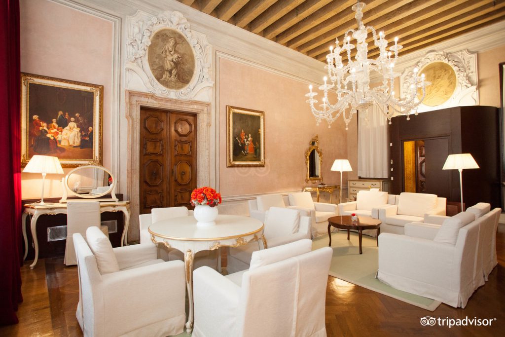 palazzo giavanelli presedential venice cruise port hotels