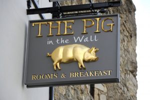 pig in the wall sighn southamton cruise port hotels