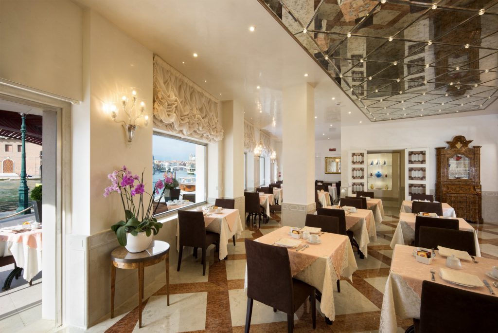 santa chiara breakfast venice cruise port hotels