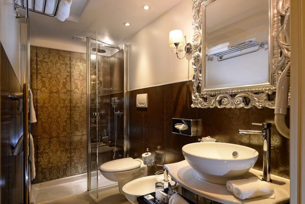 Olimpia Venice bathroom cruise port hotels