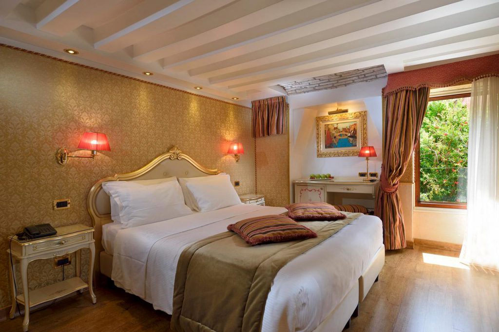 Olimpia Venice room cruise port hotels