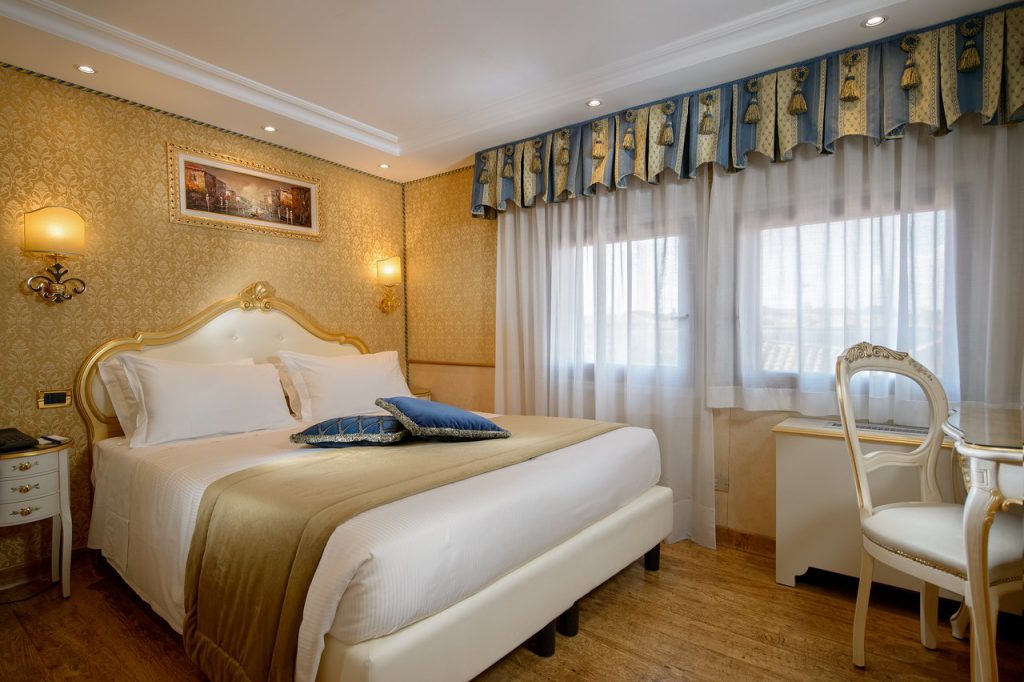 Olimpia Venice room2 cruise port hotels