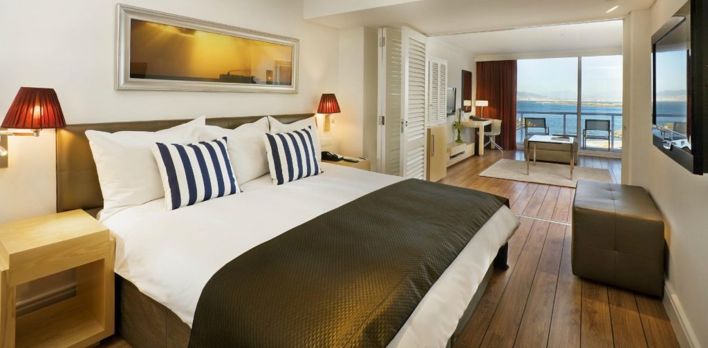 Radisson Blu capetown room1 cruise port hotels