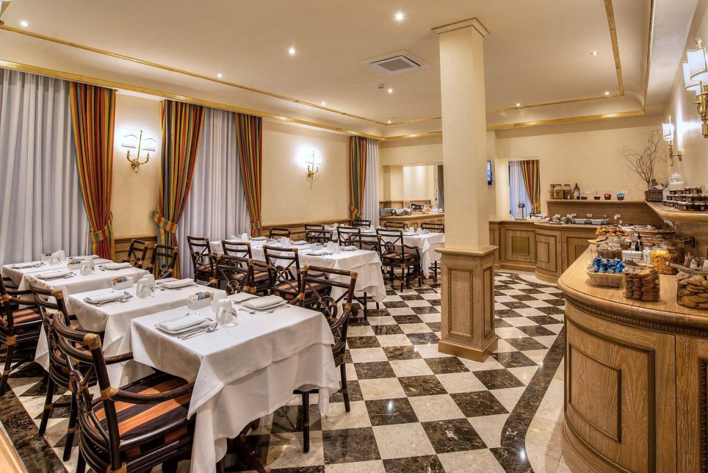 River Palace restaurant Rome cruise port hotels