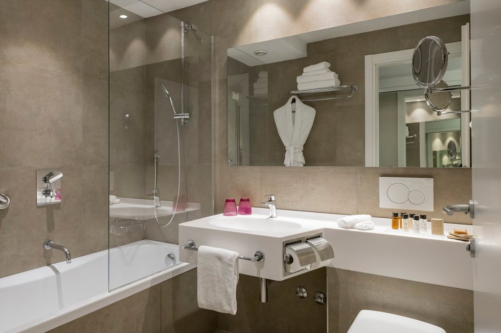 crown plaza rome bathroom cruise port hotels