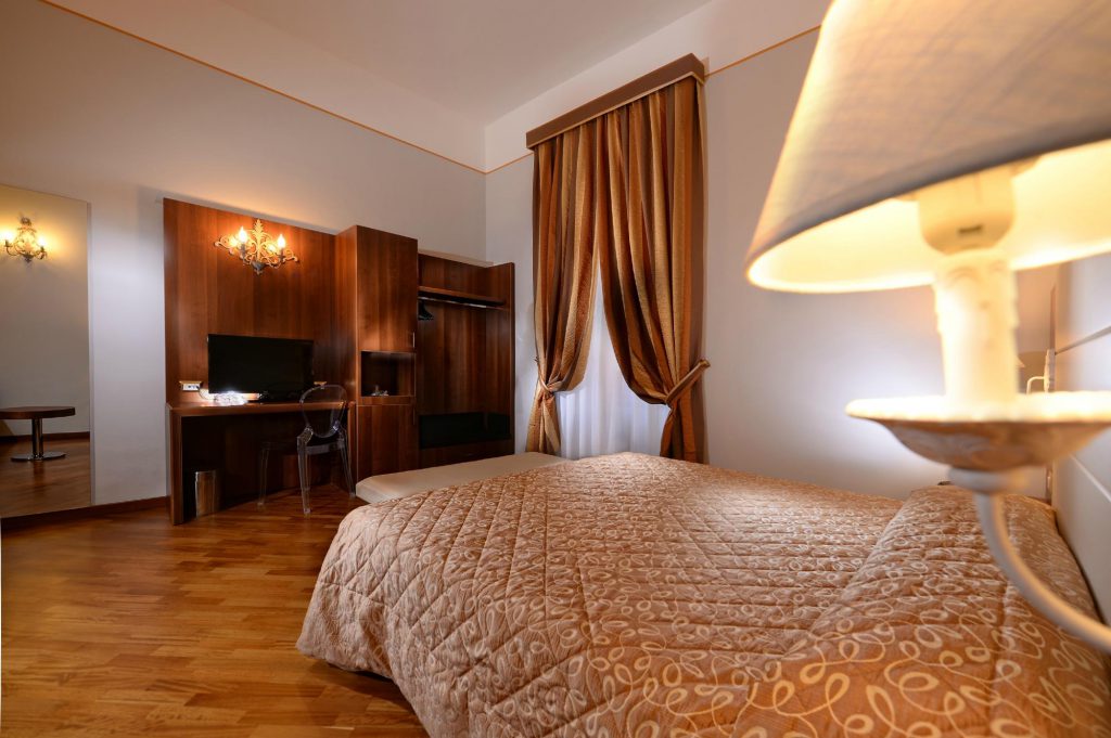 hotel golden room2 Rome cruise port hotels