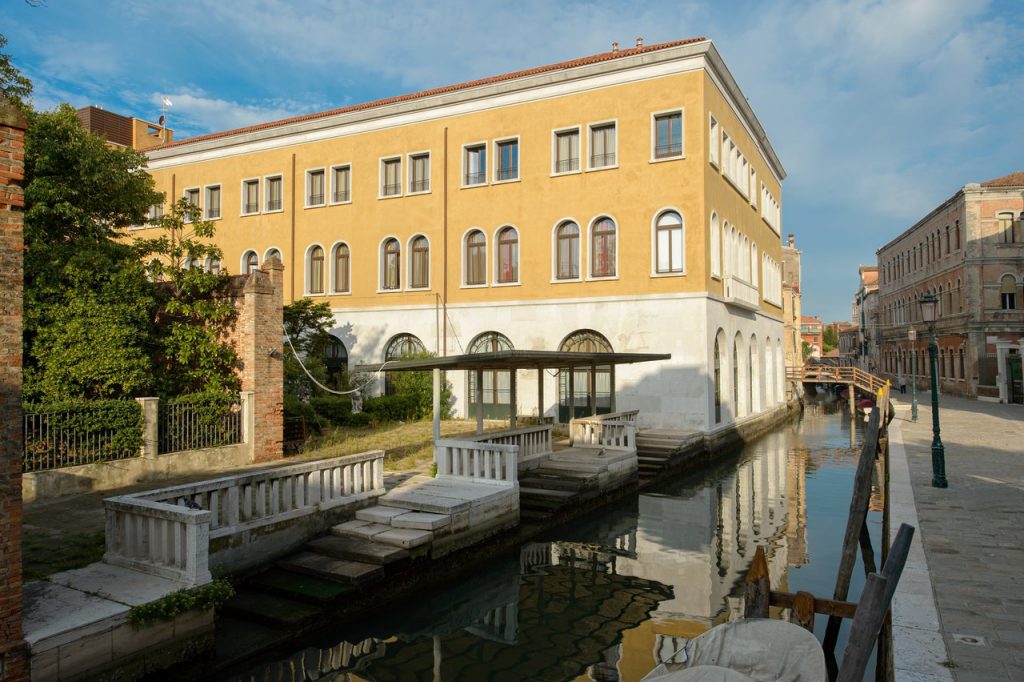 palazzo veneziano exterior venice cruise port hotels