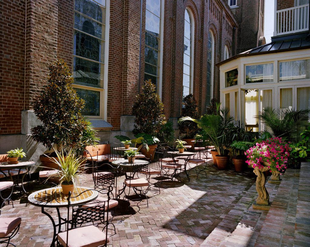 peter and paul courtyard new orleans cruise port hotels