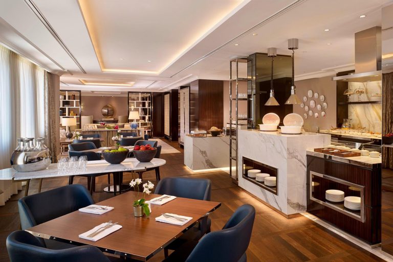 ritz carlton budapest lounge cruise port hotels