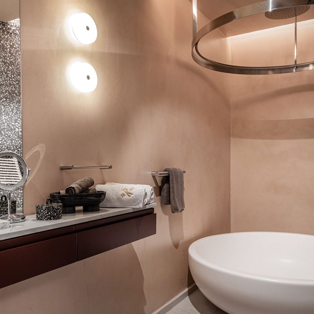 rosselli valetta bathroom cruise port hotels