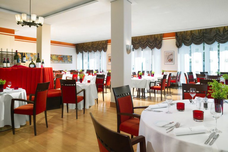 sheraton carlton nuremberg restaurant cruise port hotels