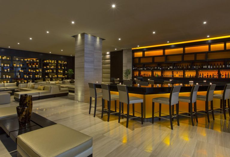 westin panama bar cruise port hotels