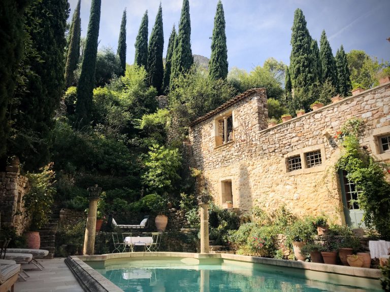 Chateau St Victor pool cruise port hotels