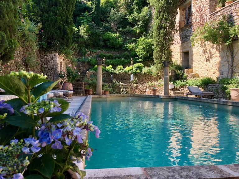 Chateau St Victor pool1 cruise port hotels