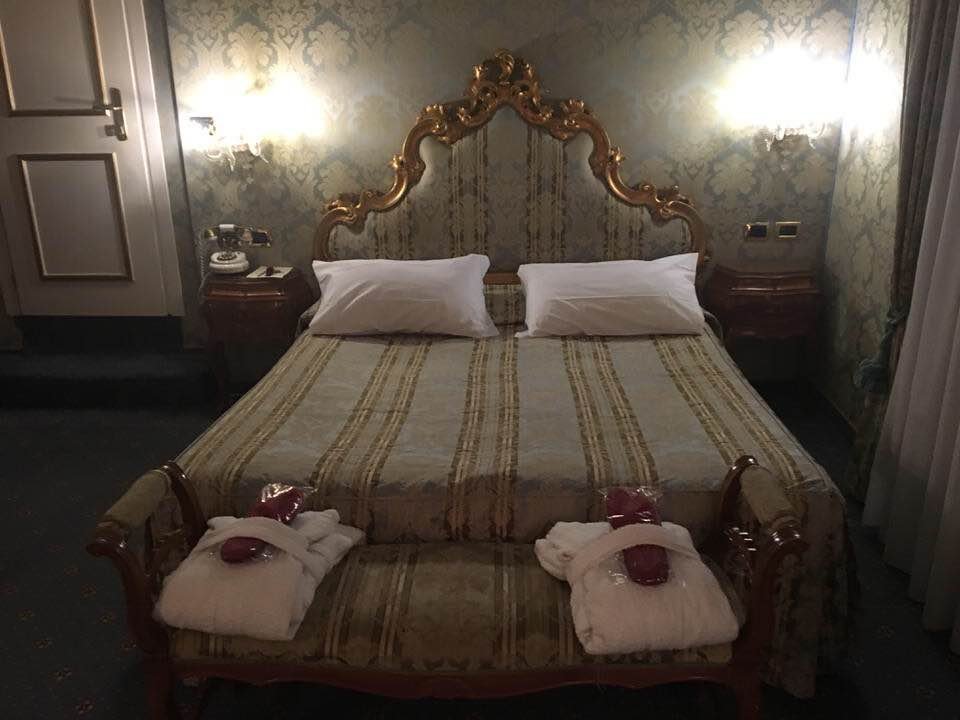 al ponte antico room3 venice cruise port hotels