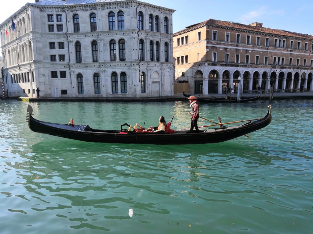 al ponte antico gondola venice cruise port hotels