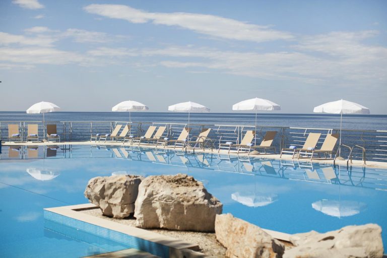 dubrovnik palace pool1 cruise port hotels