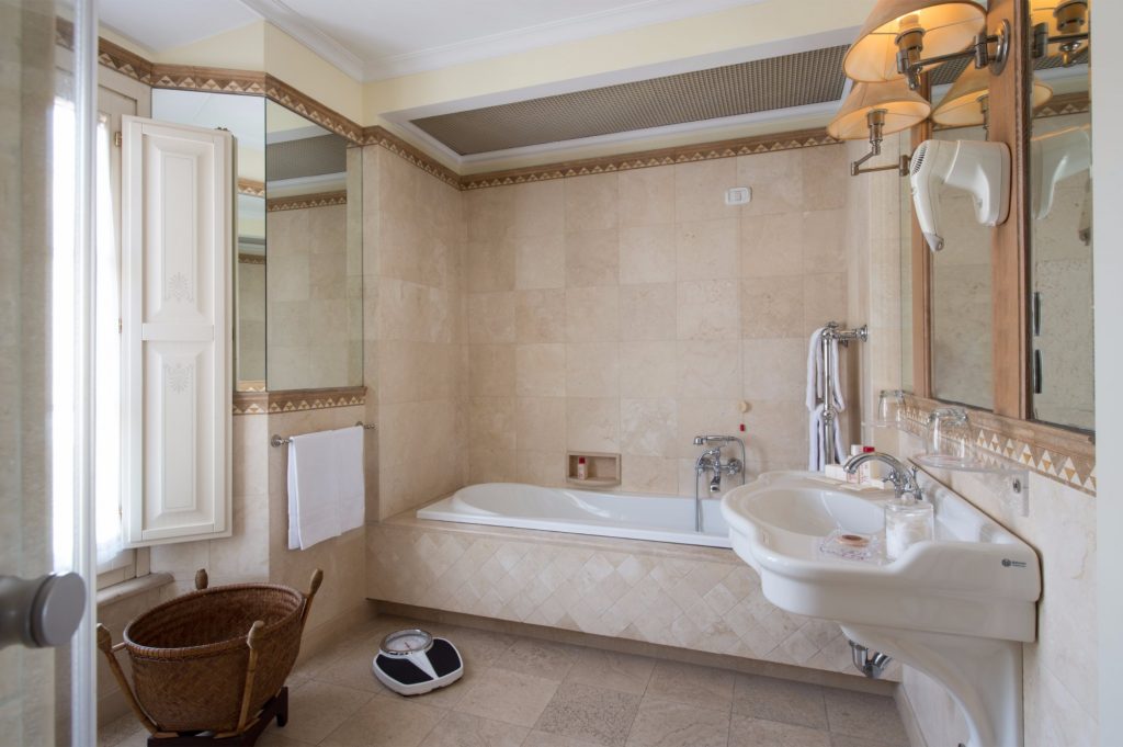 il palazzetto bathroom cruise port hotels