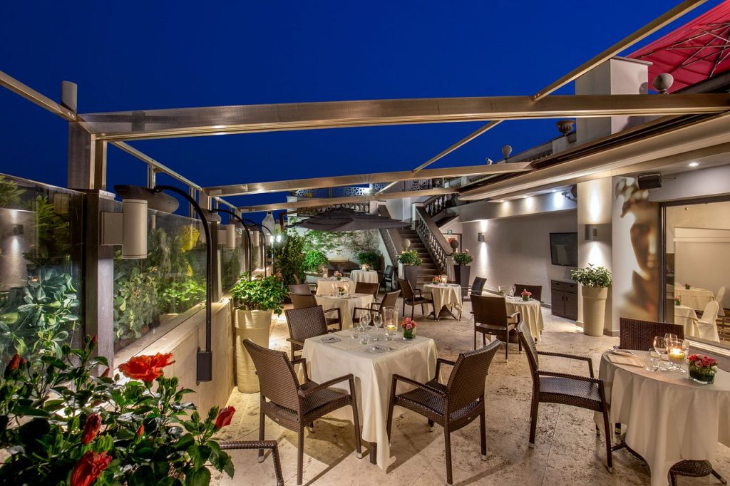 Savoi rome rooftop3 cruise port hotels