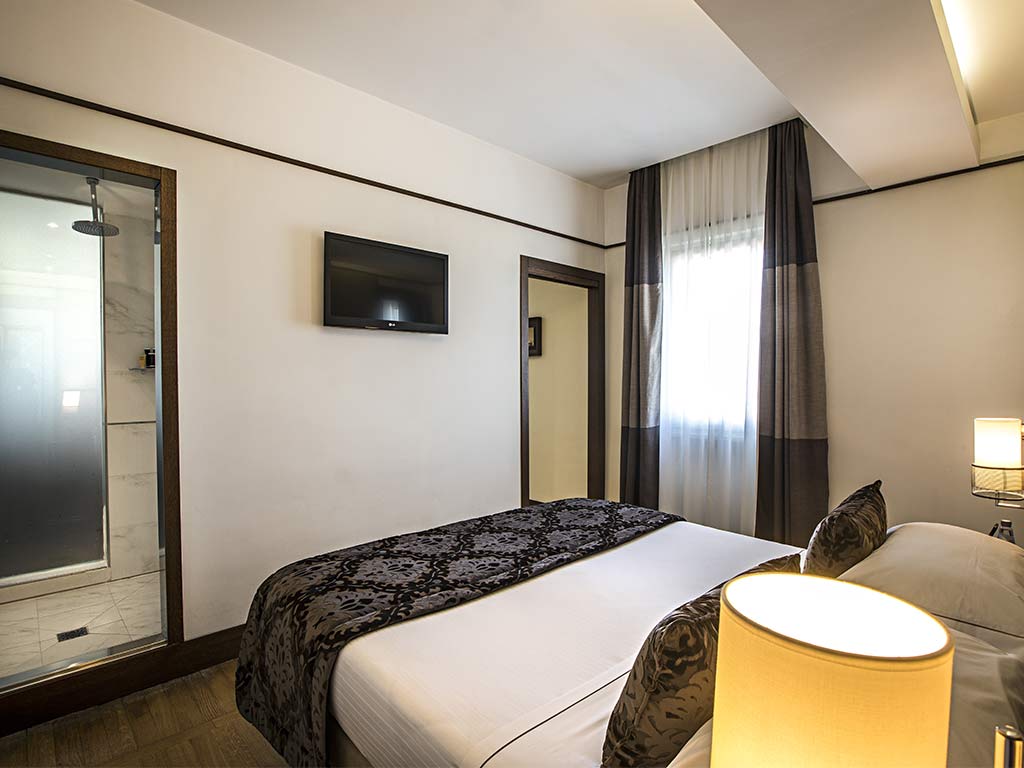 the indipendent rome room2 cruise port hotels