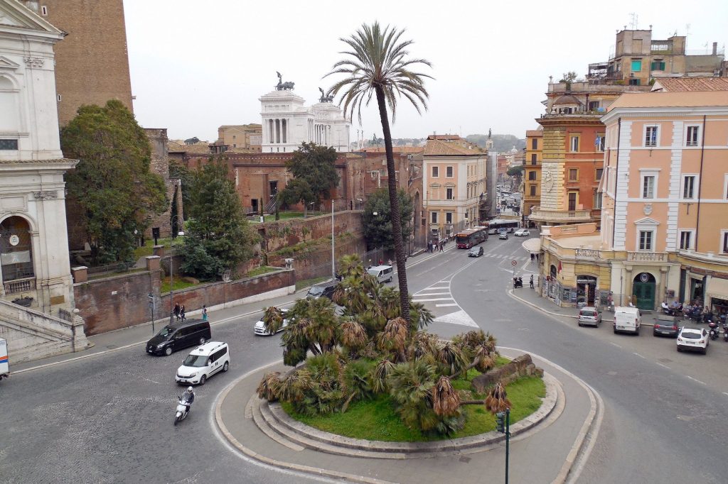 trevi palace Rome street cruise port hotels