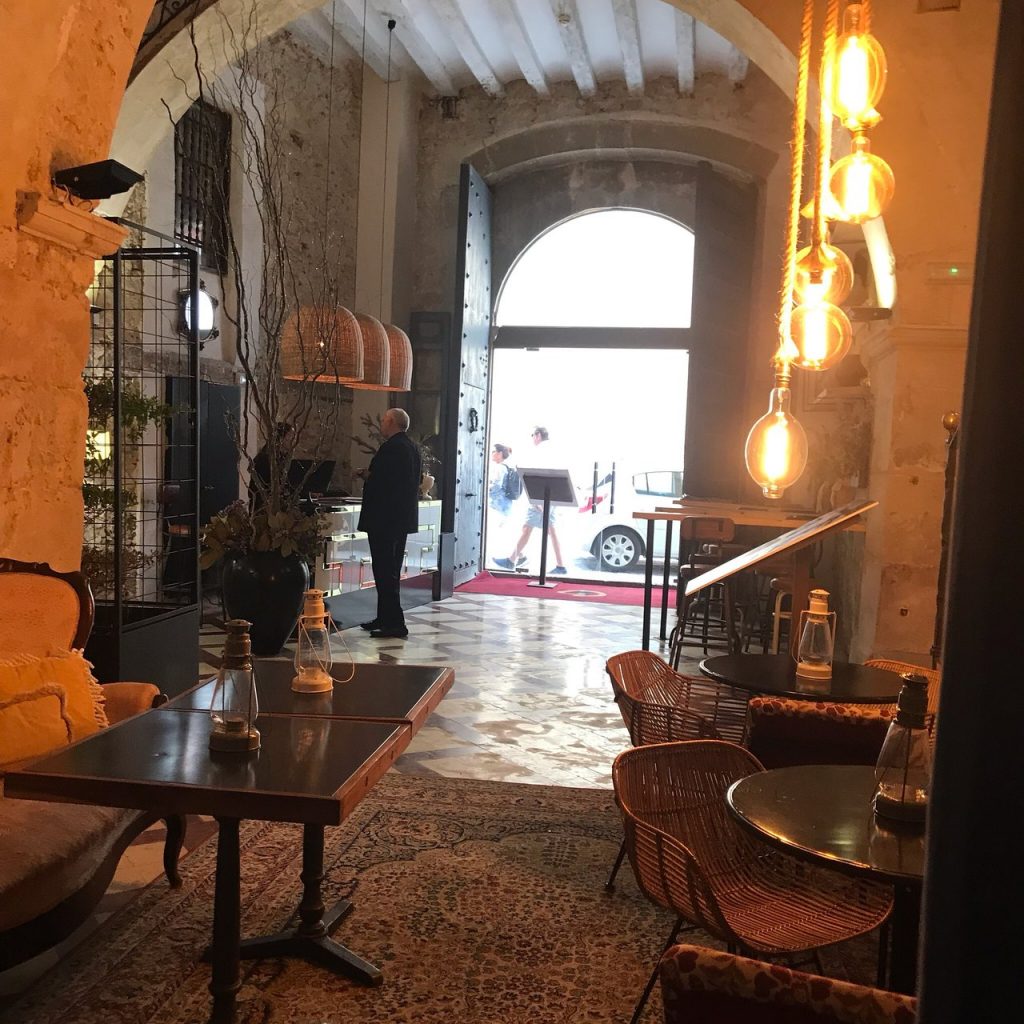 boutique Alicante entrance LXRY hotels