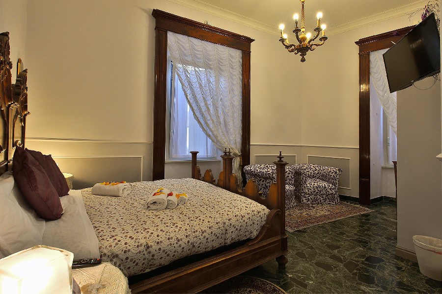 Alibrandi Palace room