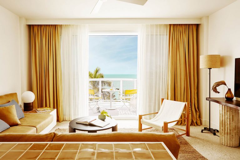 Palm heights room