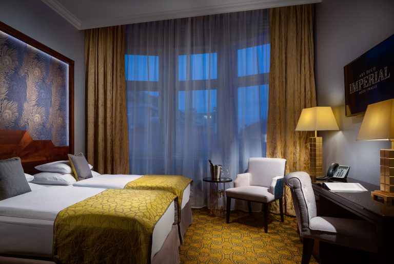 Deluxe_room_-_Twin__beds_-_Art_Deco_Imperial_Hotel_Prague