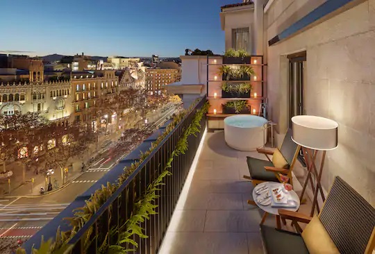 barcelona-suite-terrace-suite-balcony-01