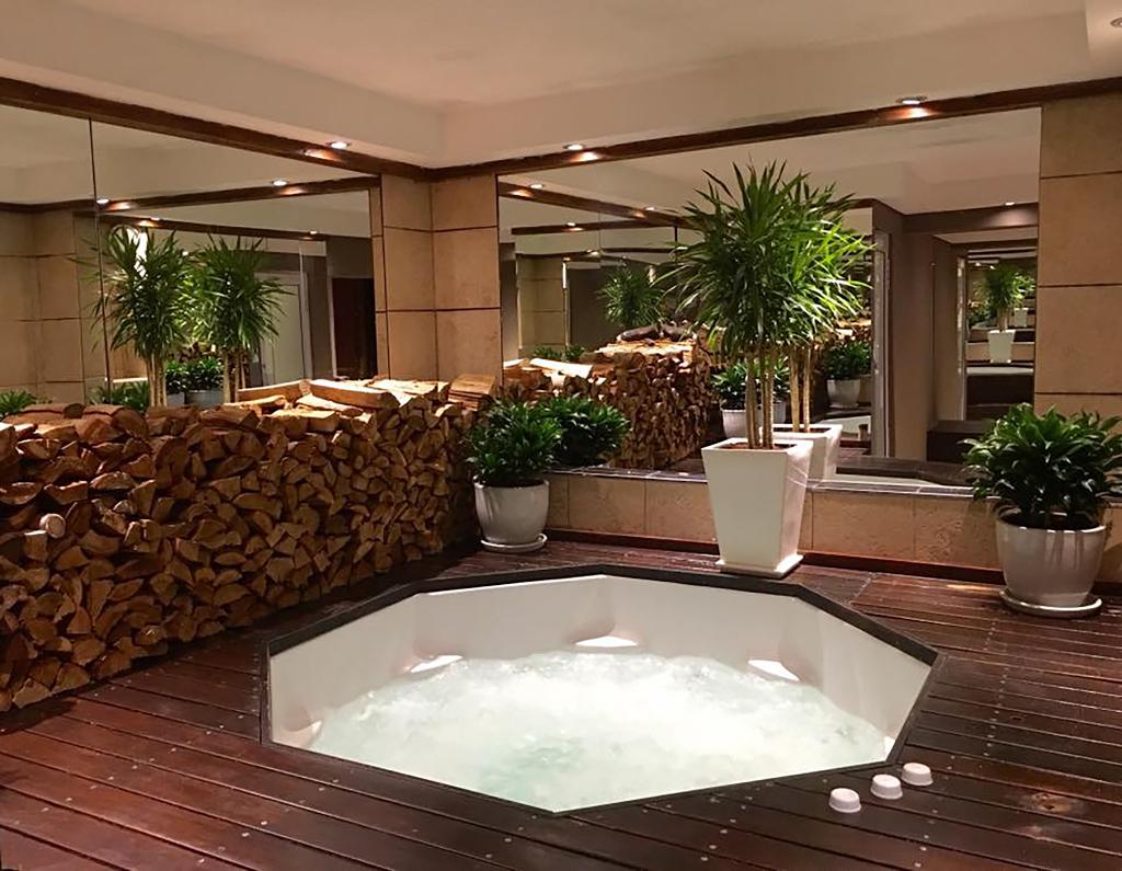 glen-boutique-jacuzzi-capetown-cruise-port-hotels