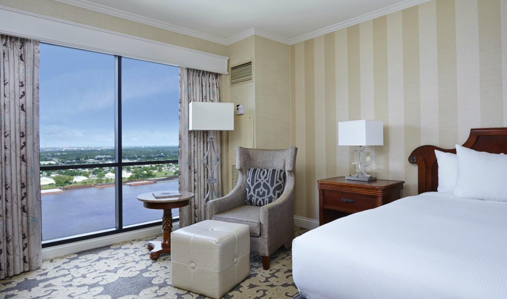 hilton-new-orleans-riverside-room1-cruise-port-hotels