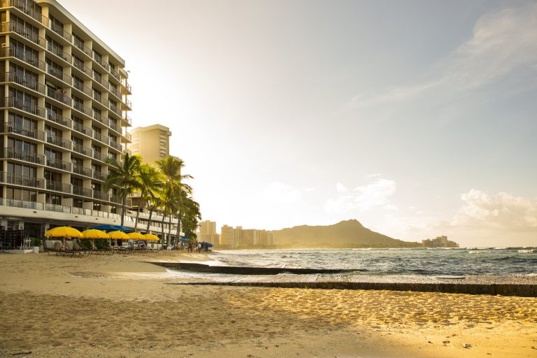 outrigger-reef-waikiki-beach-resort-exterior-sunrise4