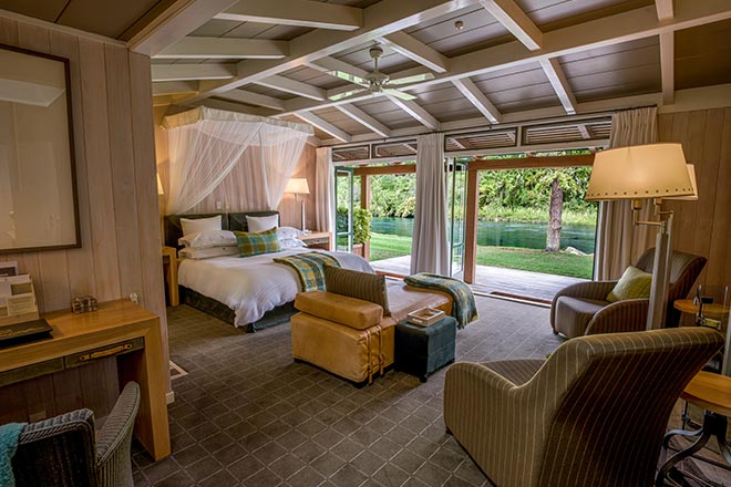 8_Junior-Lodge-Suite-Bedroom