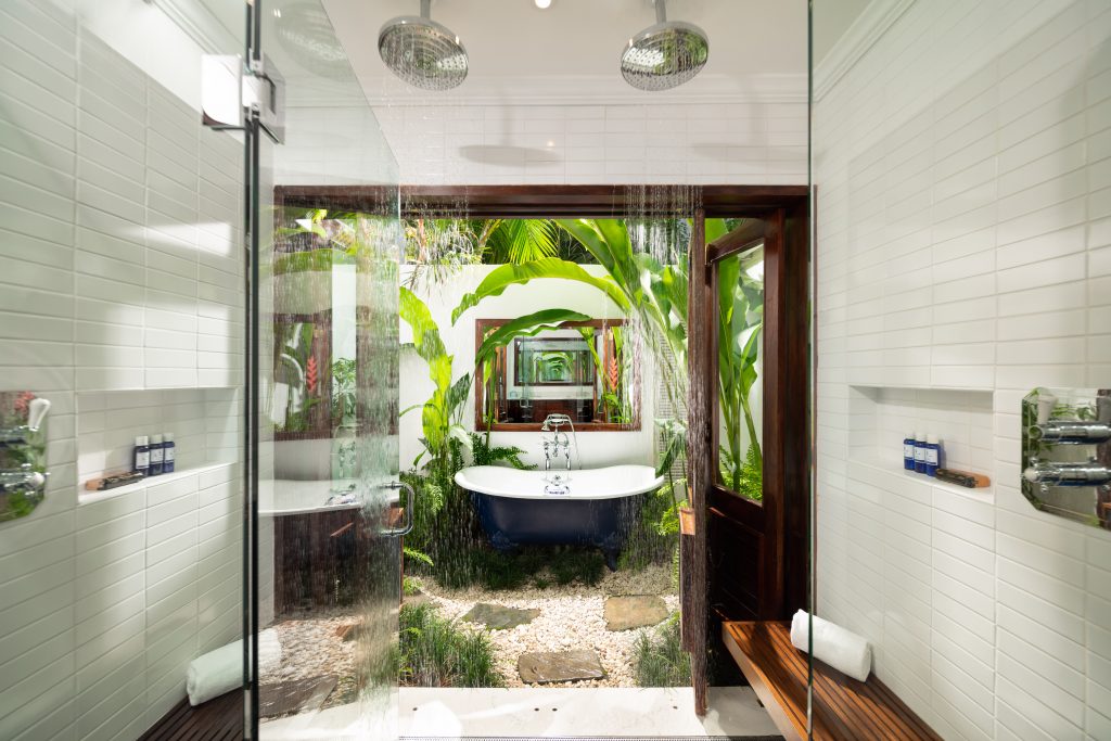 Grand Pineapple Villa Suite Bathroom 3