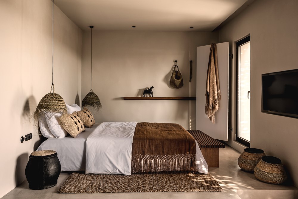 OKU-Kos-laidback-luxury-hotel-guestroom_by_Georg-Roske_001_LowRes.jpg