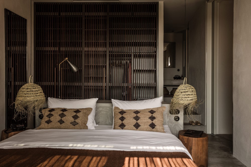 OKU-Kos-laidback-luxury-hotel-guestroom_by_Georg-Roske_114_LowRes-2