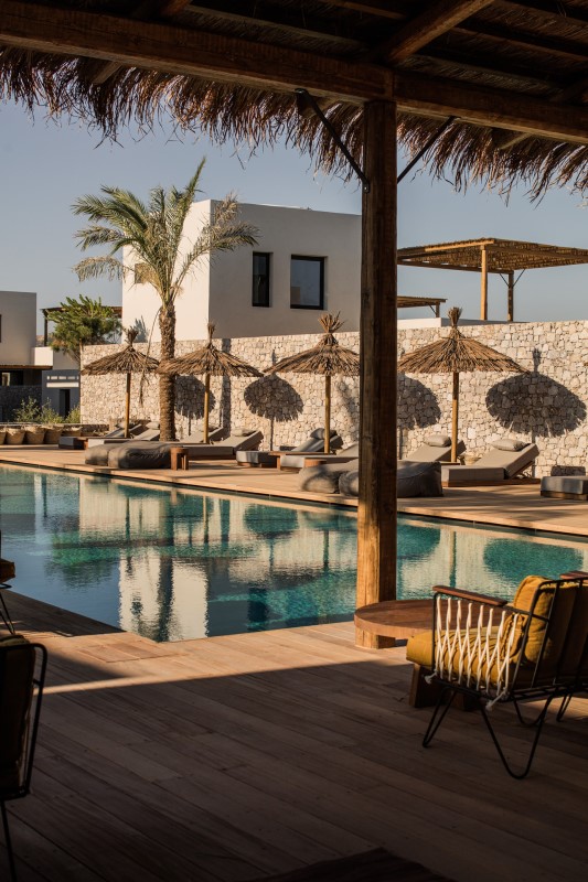 OKU-Kos-laidback-luxury-hotel-pool_by_Georg-Roske_035_LowRes-1