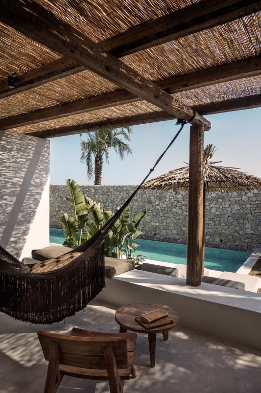OKU-Kos-laidback-luxury-hotel-suite_by_Georg-Roske_002_LowRes.jpg