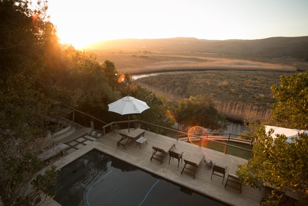SIMON-BAR-Emily-Moon-River-Lodge-Plett-Accommodation-Garden-Route-33